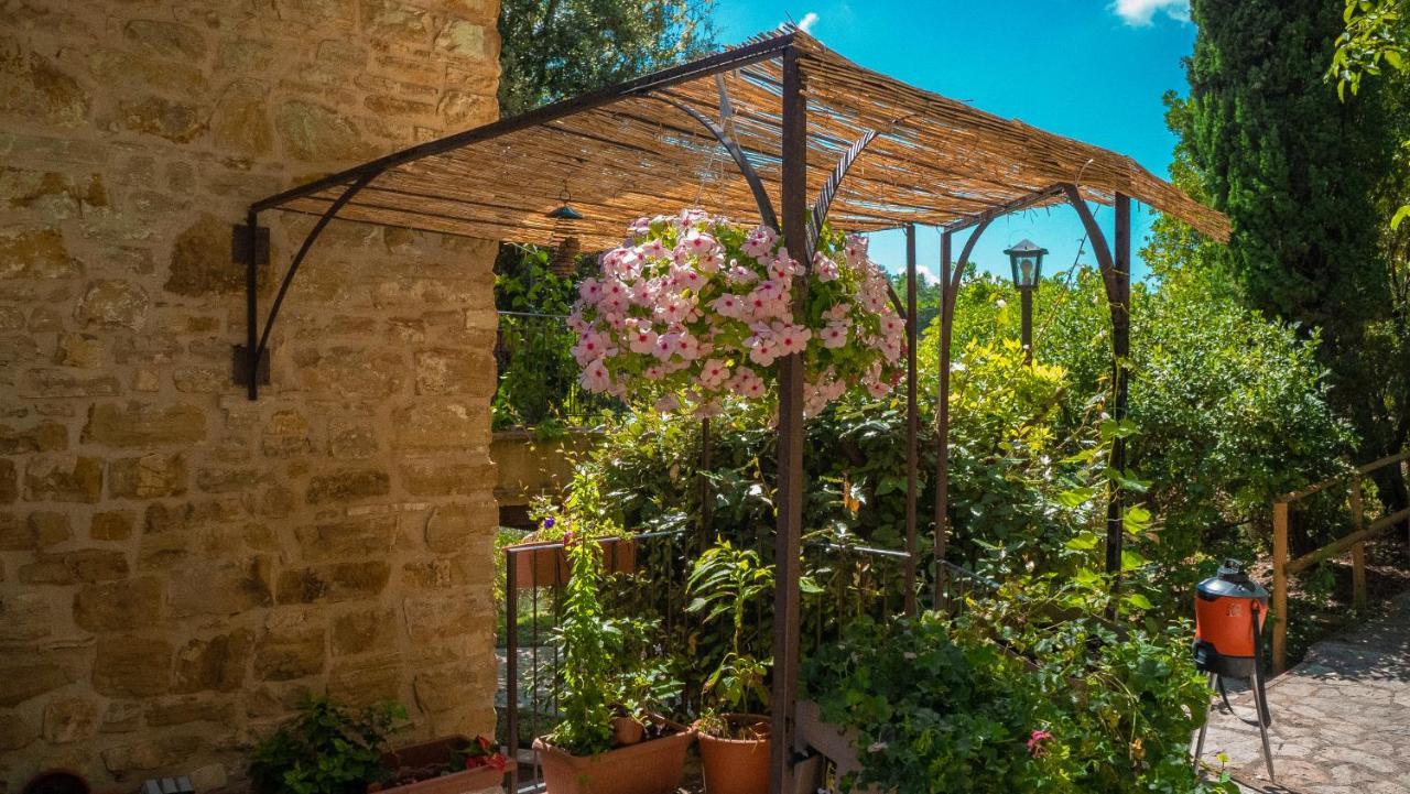 Le Case Gialle Gualdo Cattaneo Exterior photo